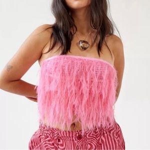 URBAN OUTFITTERS Cassie Pink Feather Fluffy Cropped Sleeveless Top SIZE MEDIUM